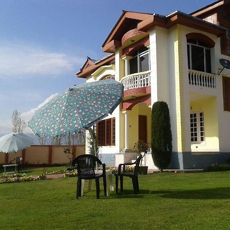 Asif Guest HouseSrīnagar エクステリア 写真